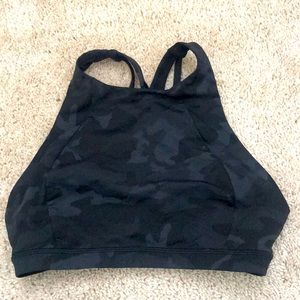 Lululemon Free to Be bra Size 6